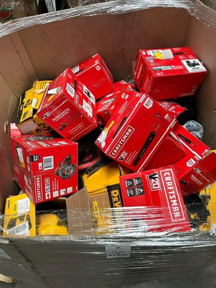 Craftsman and DeWalt Tools Pallet (25 Tools Per Pallet)