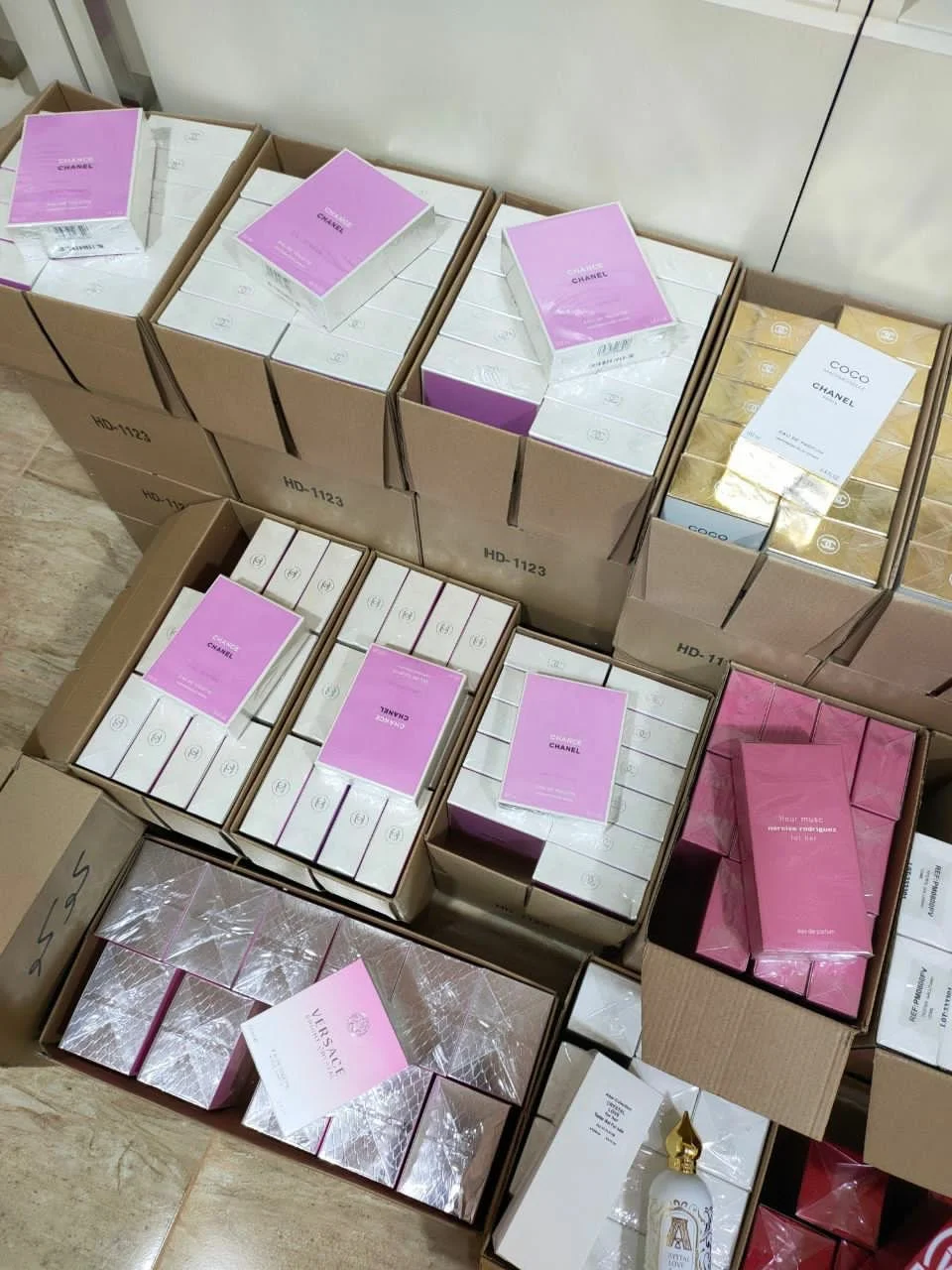 Authentic Perfume and Cologne Pallet (150 Pieces Per Pallet) - Image 2